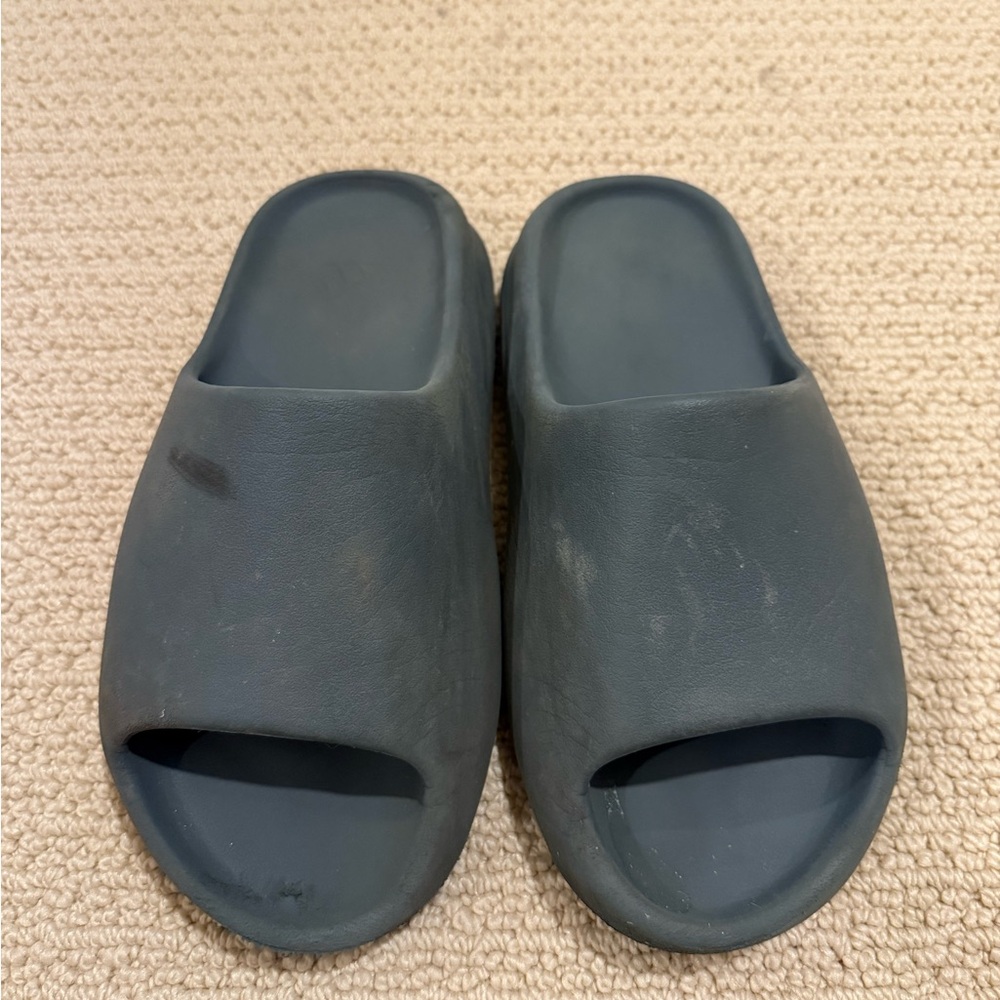 Yeezy Blue Slides Size 7 Men